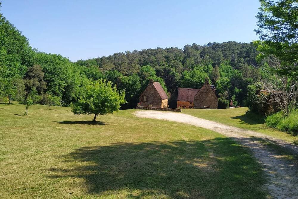 Foto 5 von 14: Authentisches kleines Périgord-Haus mit Salzwasserpool an den Toren von Sarlat