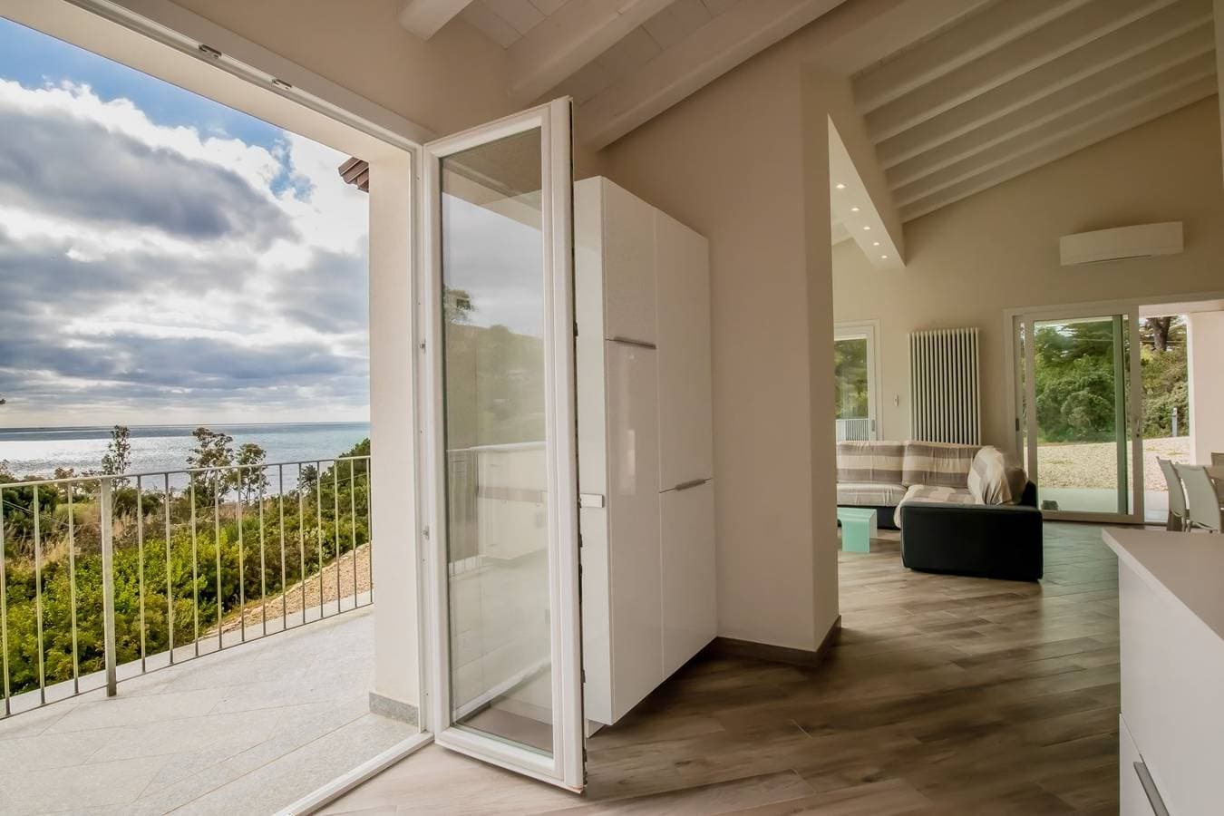 Foto 10 von 46: Ferienhaus für 5 Personen mit Balkon