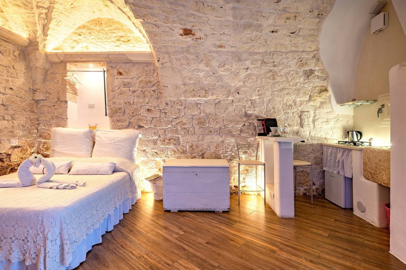 Foto 6 von 21: Ferienwohnung "Suite Nino - Ceglie Messapica" mit Privatem Innenpool, Whirlpool und WLAN