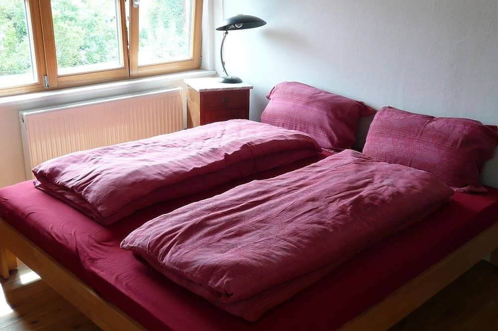Foto 2 von 19: Einzigartige großzügige Wohnung im grünen
