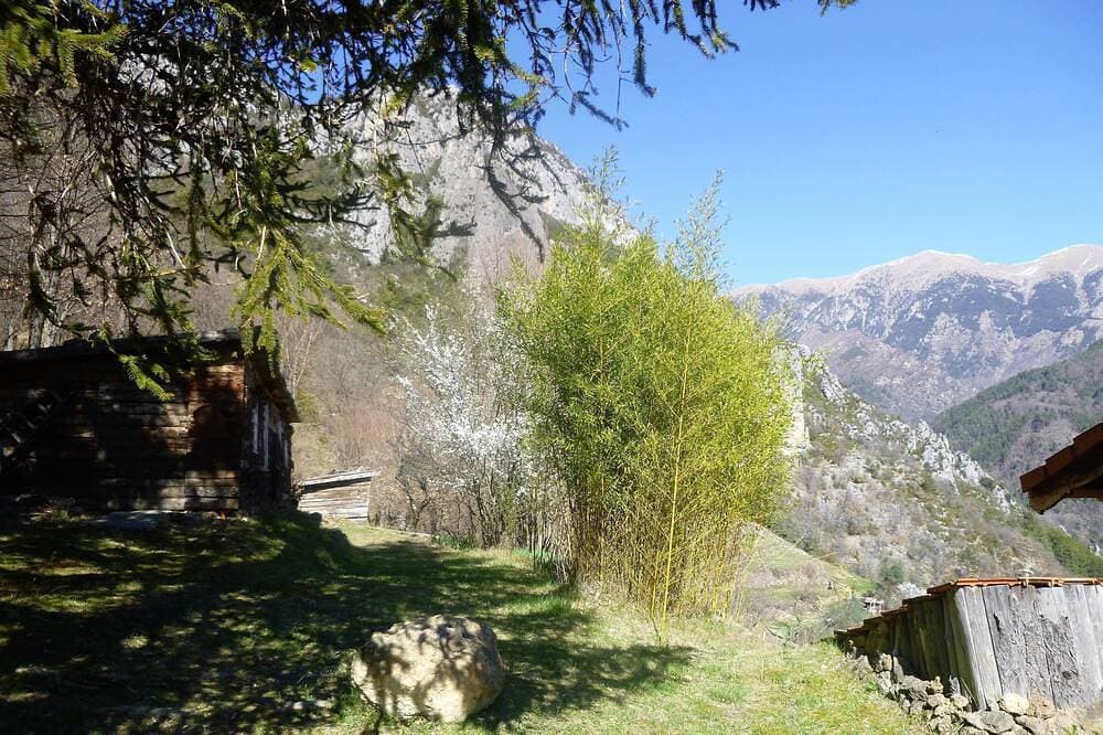 Foto 6 von 30: Ferienhaus im Erdgeschoss mit tollem Blick auf die Gipfel von Mercantour.
