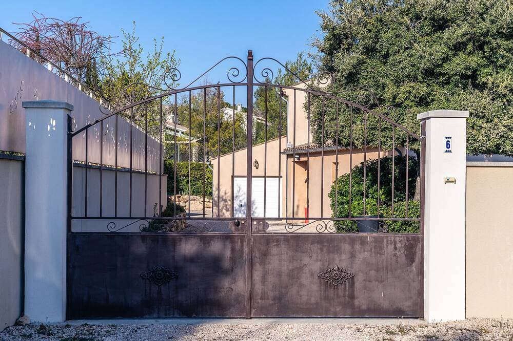 Foto 11 von 30: Villa de Charme Face au Ventoux, à 1km du Village Avec Piscine Chauffée