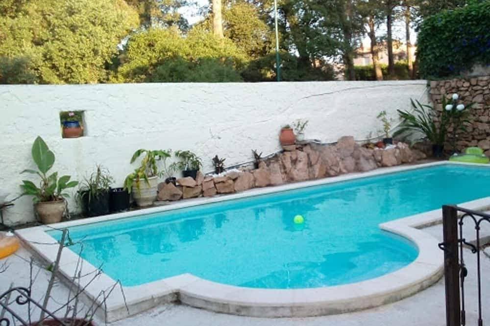 Villa Lysa Apartment in a private villa with pool var 1