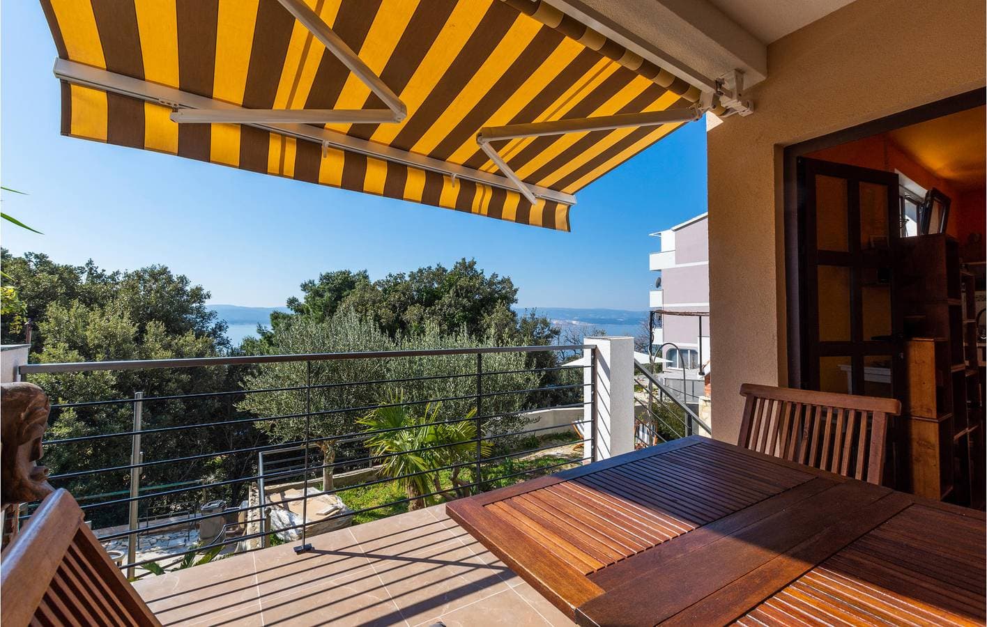 Foto 3 von 20: Gemütliche Ferienwohnung mit Terrasse, Klimaanlage und WLAN, 2 km vom Juto-Strand entfernt