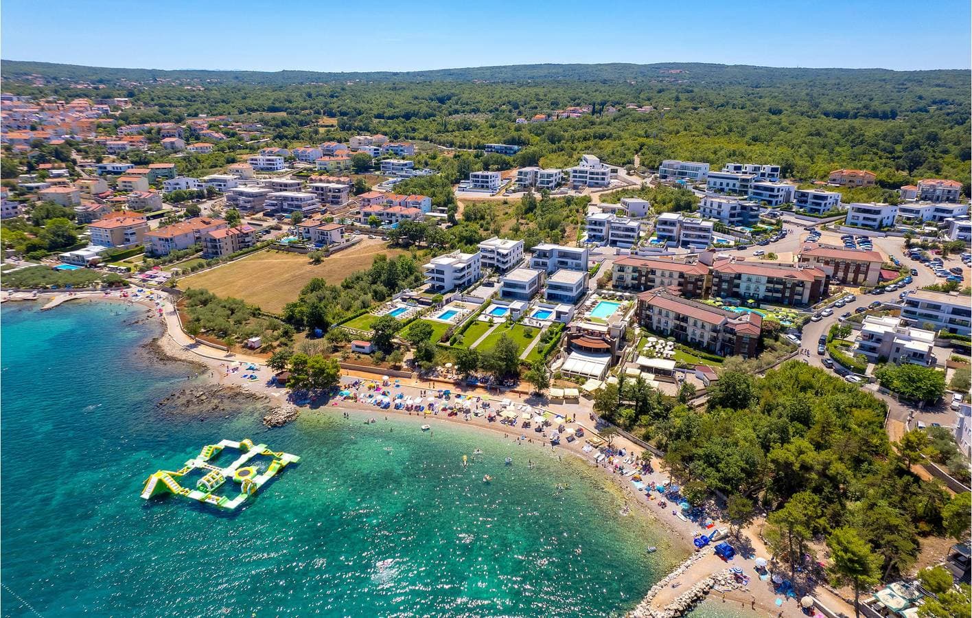 Stilvolle 2-Zimmer-Wohnung mit Meerblick, Terrasse und Parkplatz, 2 km vom FKK-Strand Porat entfernt 1
