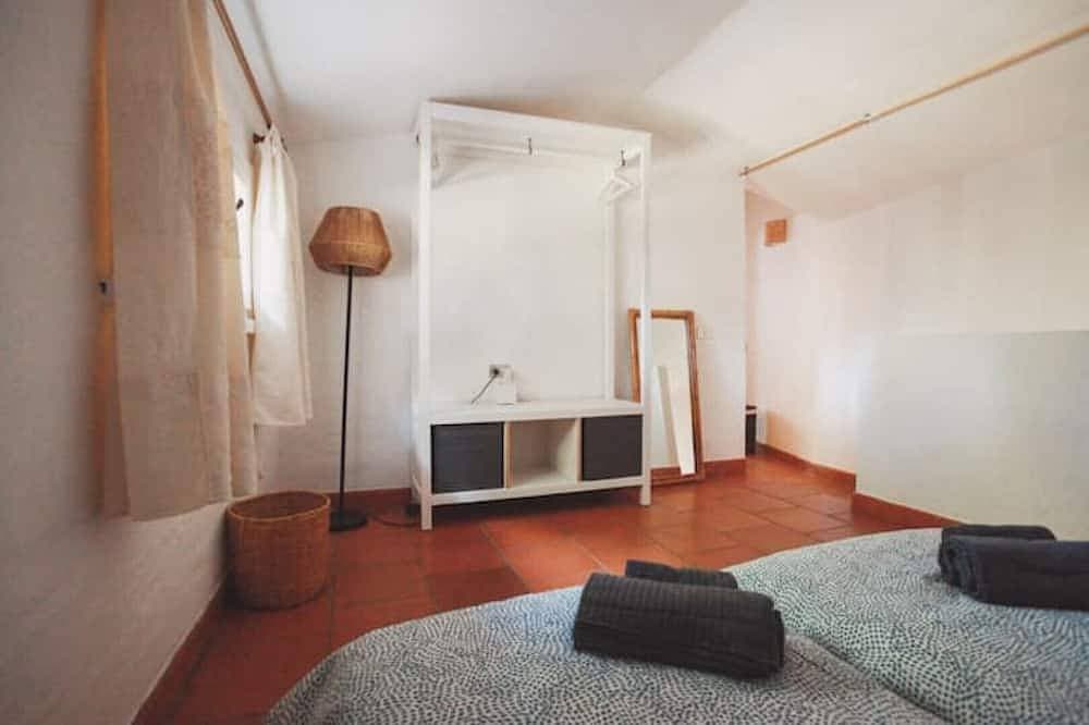 Foto 5 von 30: House of Gio. Near Chia under the Santa Margherita pine forest 100 m from the sea.