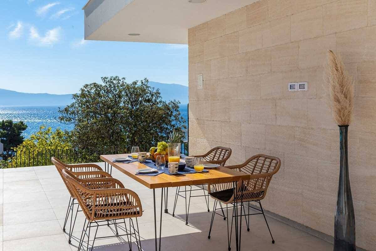 Foto 12 von 41: Villa für 8 Personen mit Ausblick