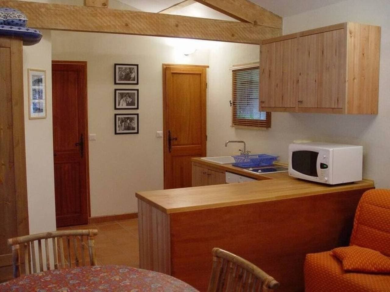 Foto 7 von 28: Steinhaus, 2-4 Personen, in der Provence Mas 16 Jh, Pool, Garten, Parkplatz