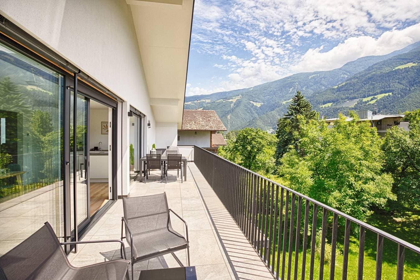 Foto 2 von 28: Apartment 'Naturns Mountain Suite' mit Bergblick, privater Terrasse und WLAN
