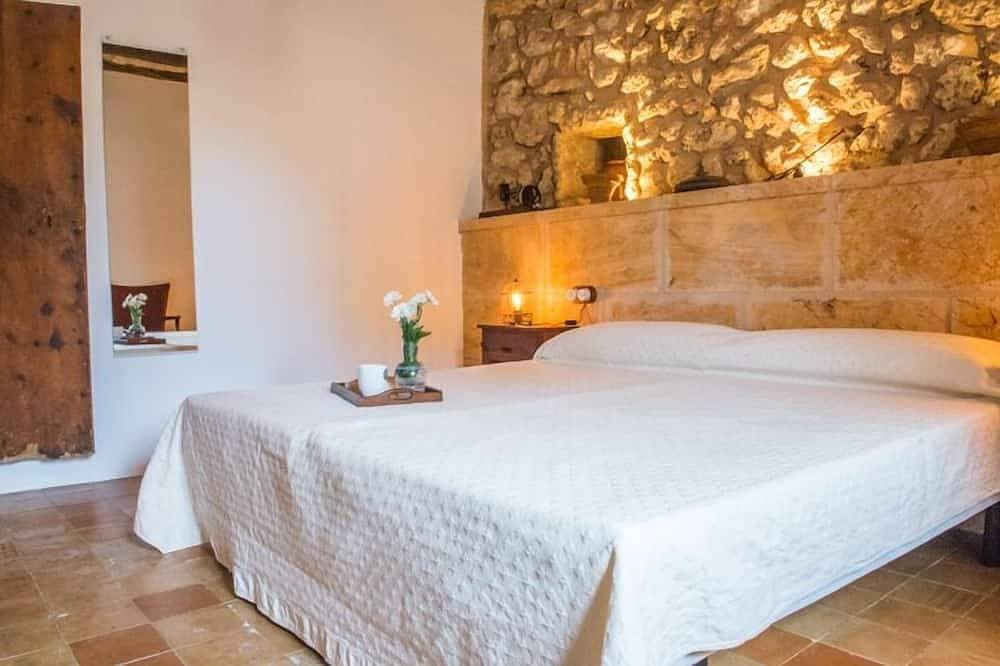 Foto 2 von 30: Landestypisches Finca  Anwesen mit  Yacuzzi- Pool , Klima und Wifi