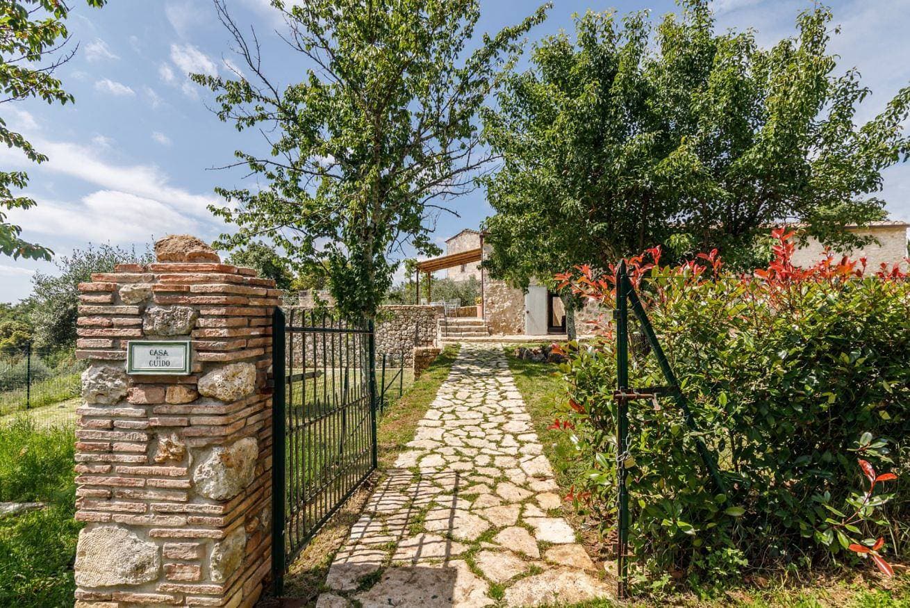 Foto 6 von 31: Ferienwohnung für 4 Personen mit Garten