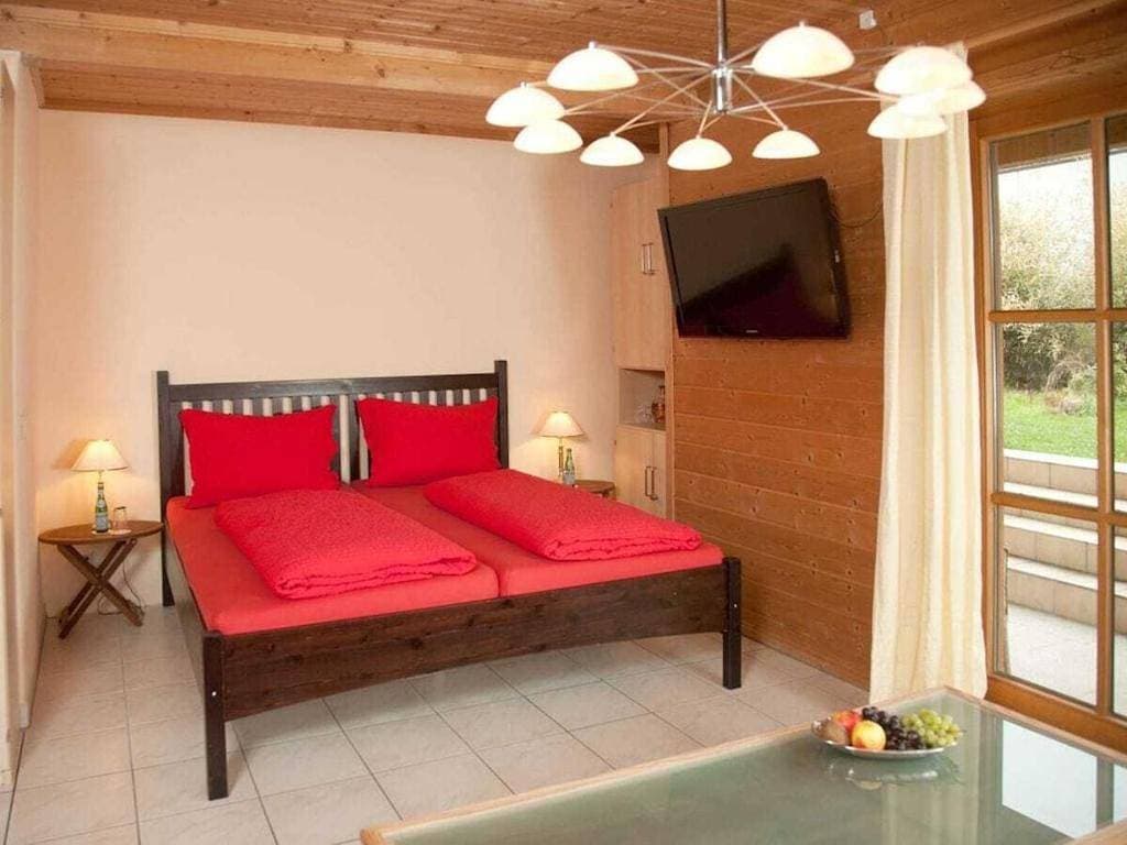 Foto 8 von 24: Two-Bedroom Holiday Home