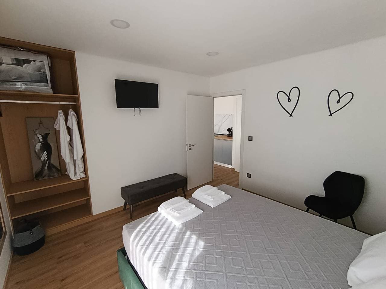 Foto 12 von 25: Tiny Home 'Refúgio D'Aguiar' mit Bergblick, WLAN und Klimaanlage