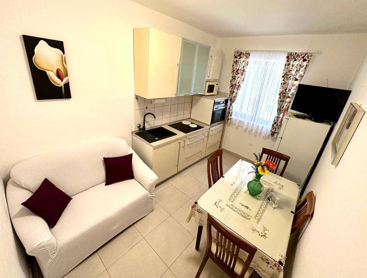 Foto 2 von 8: Cozy Apartment and Rooms with Terrace and Private Parking