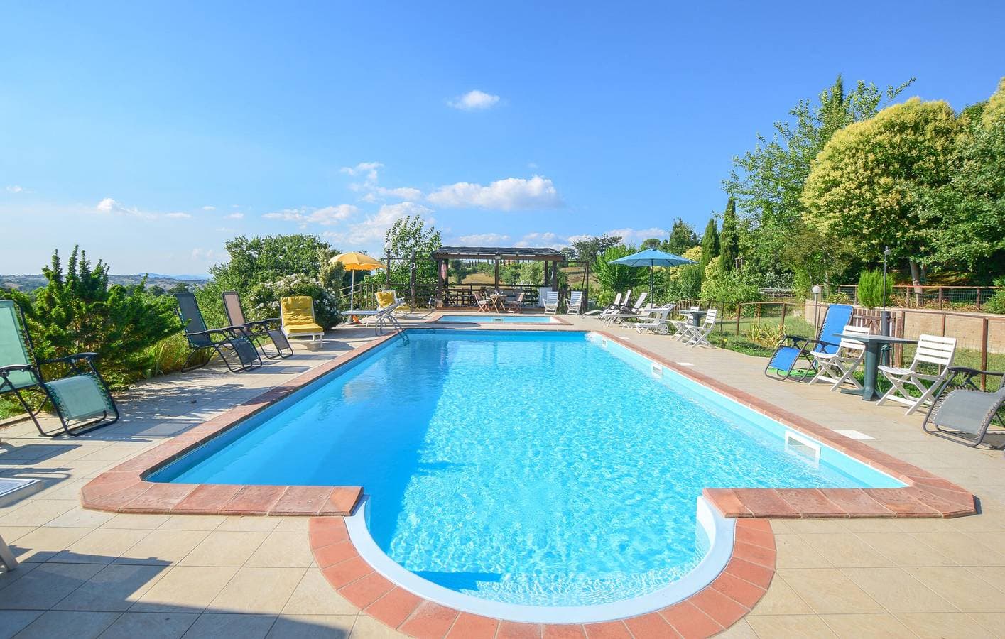 Foto 4 von 37: Gemütliches Apartment mit AC, Pool, Parkplatz & WiFi