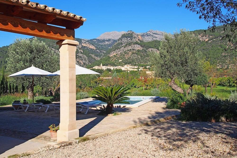 Ruhige Villa mit privatem Pool und herrlichem Blick, in der Nähe des Dorfes. 1