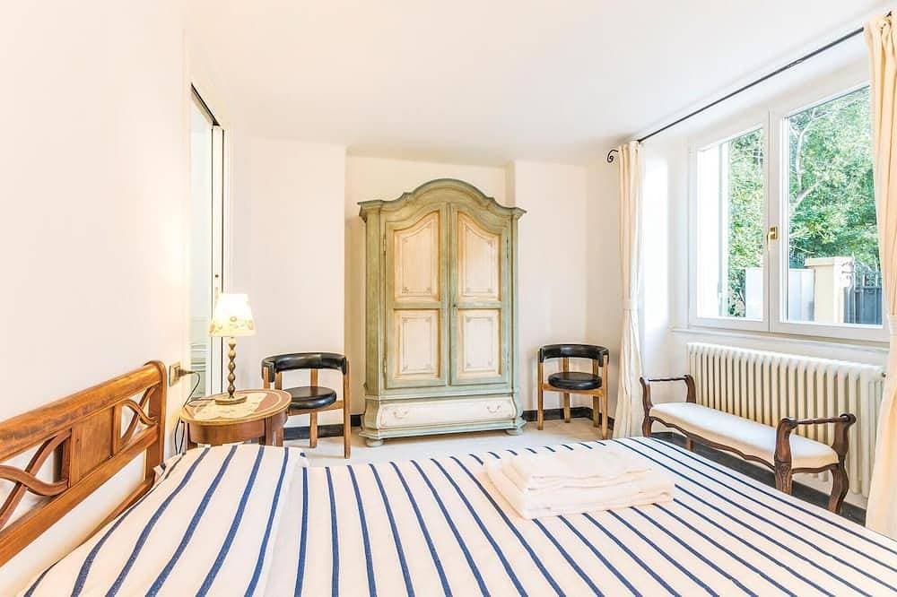 Foto 5 von 22: Beach front apartment in Rapallo Ge with swimming pool