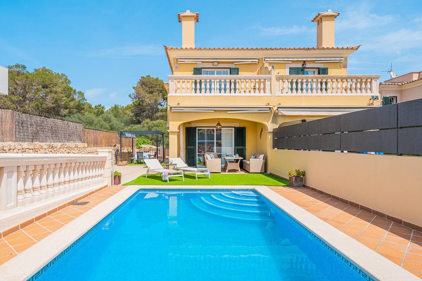 Foto 2 von 29: Villa 'Alma Azul' mit Privatem Pool, Terrassen und WLAN