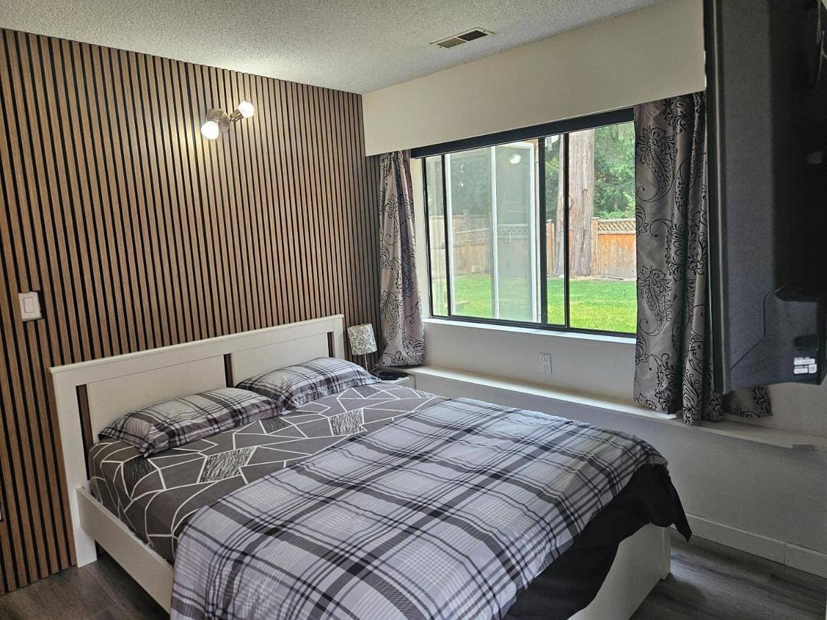 Cozy Private Room Attach Bathroom Own Entrance Flexible Self Check-In 1