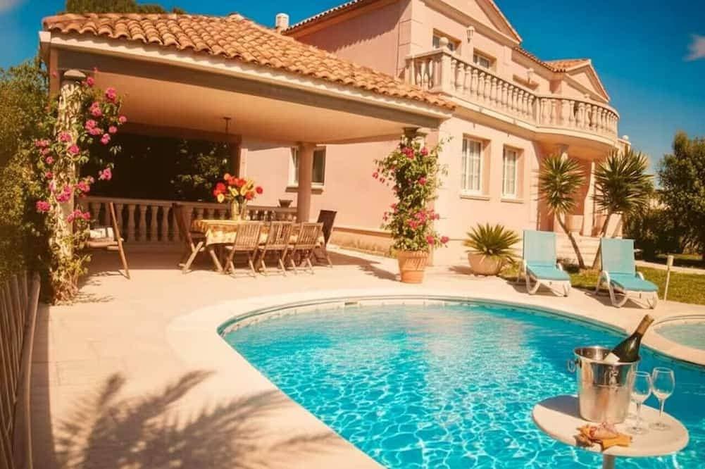 Villa Costa Dorada : Swimming pool, BBQ, 10 guests 1