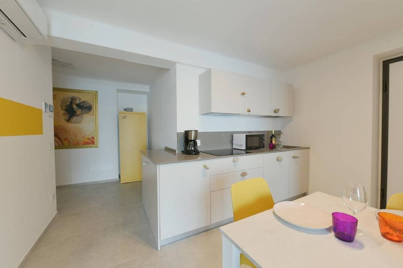 Foto 6 von 13: Stone apartment with lake view in Baveno