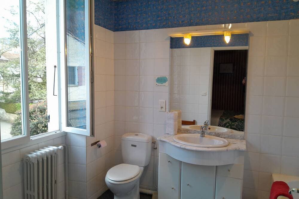 Foto 11 von 30: Bastide Familiale 15 pers river at 800m 7 bedrooms /6 bathrooms / 8 Wc private swimming pool
