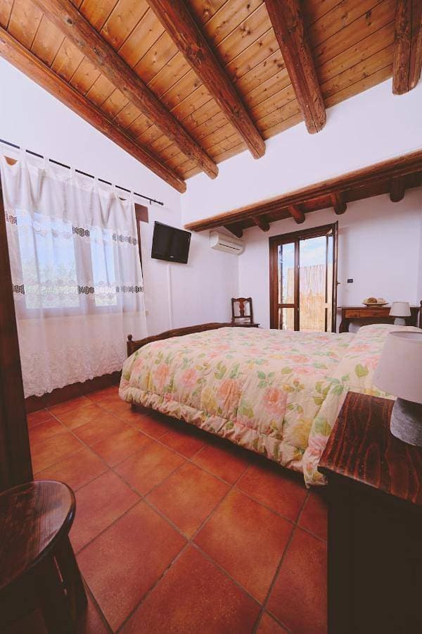 Foto 3 von 11: Double Room with Terrace
