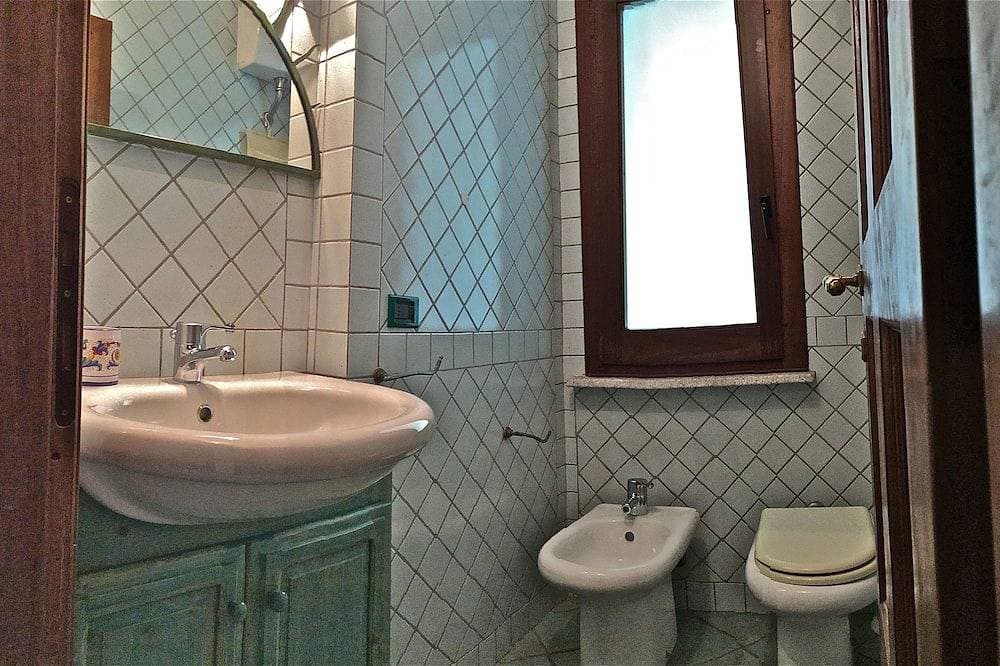 Foto 8 von 30: Villa Bibi with swimming pool, three doubles, garden, private beach.
