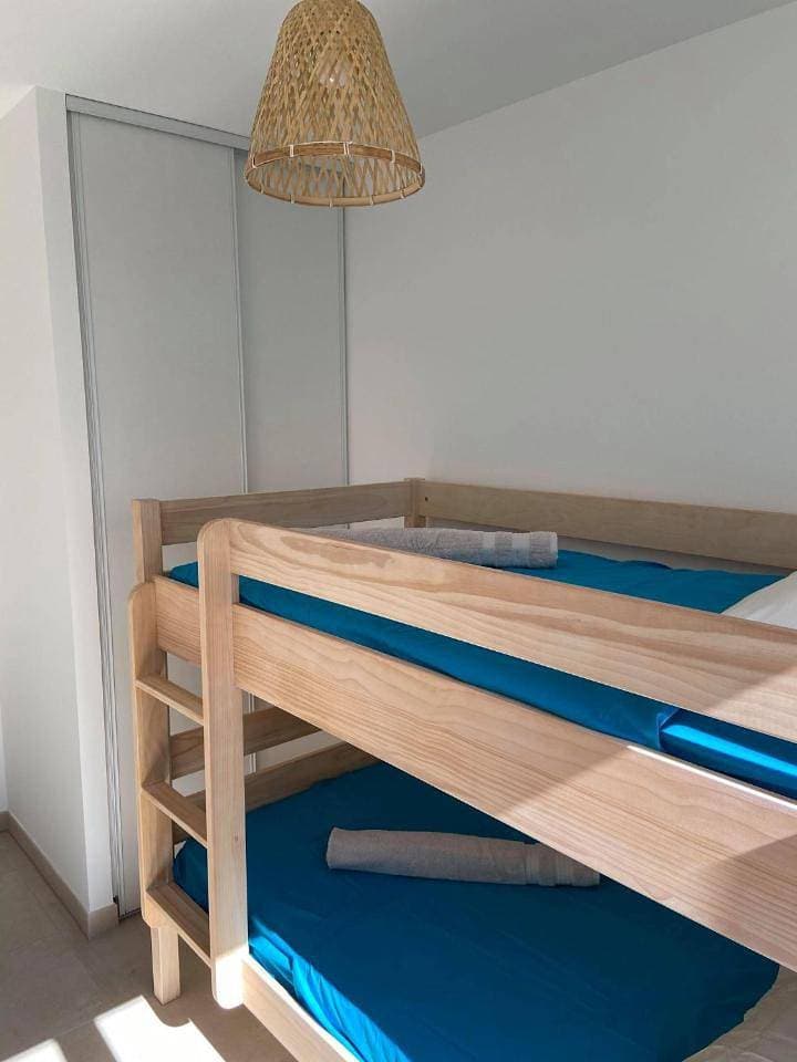 Foto 13 von 19: Two-Bedroom Apartment with Sea View
