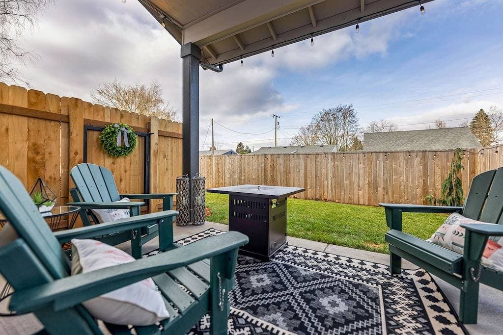 Newly Built! 3 Bedroom near Downtown Vancouver 1