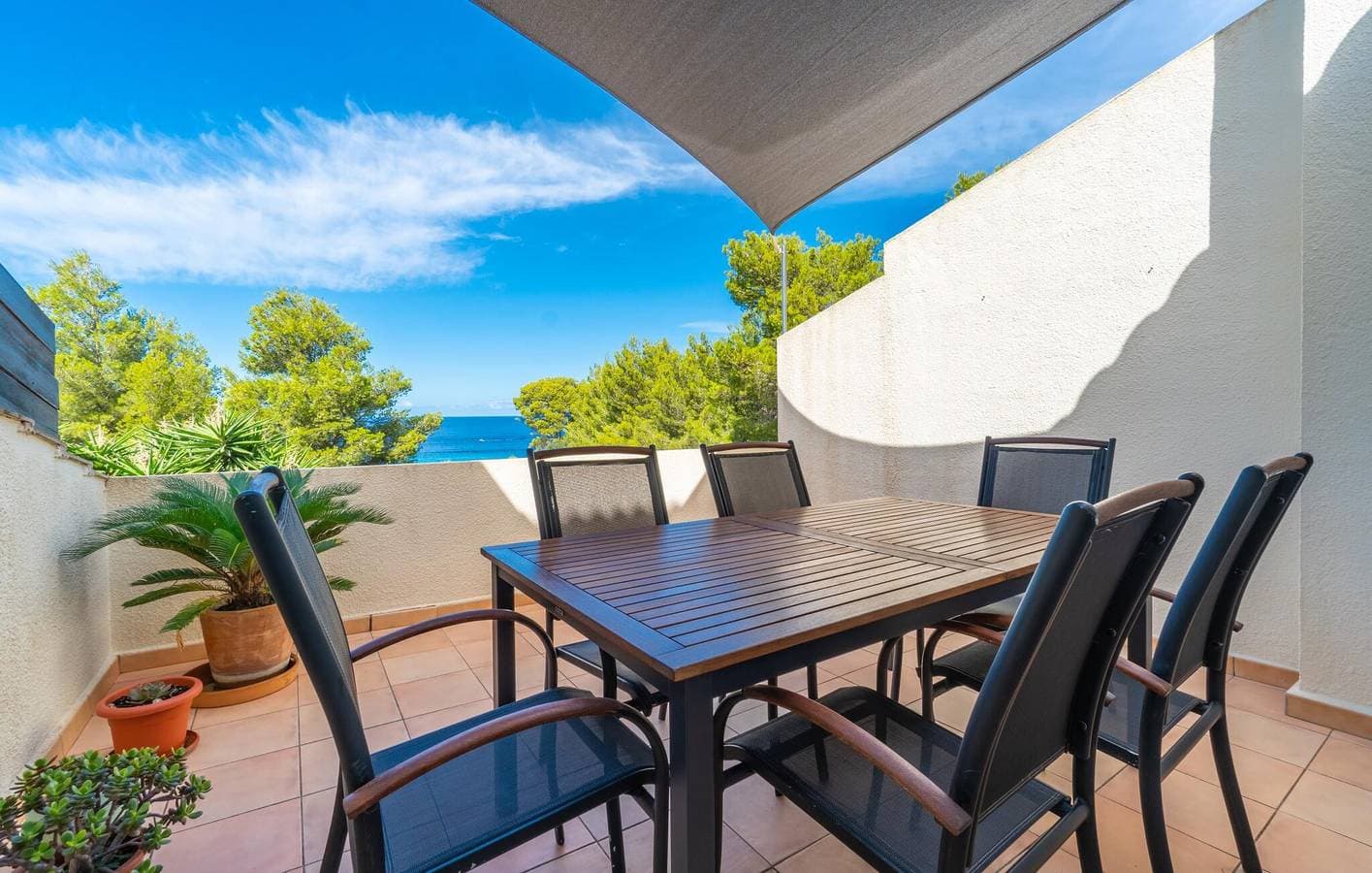Foto 2 von 31: Apartment mit Meerblick, Terrasse und Grill - 2 km zum Ca Los Camps Strand