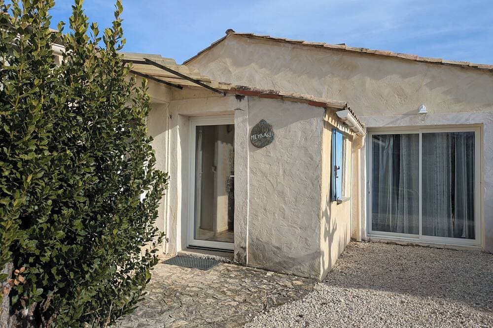 Foto 11 von 17: Large, relaxing gîte full of charm surrounded by olive trees - Pets welcome