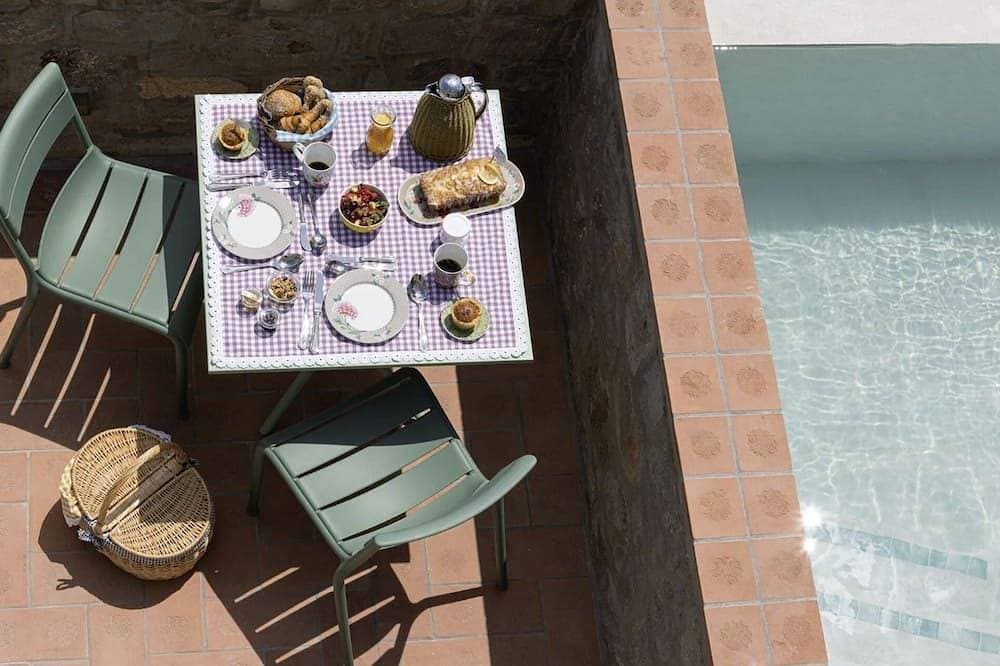 Foto 11 von 23: Endearing Patmos Suite | Phaedra’s Dream Suite | Sea View Room with Plunge Pool
