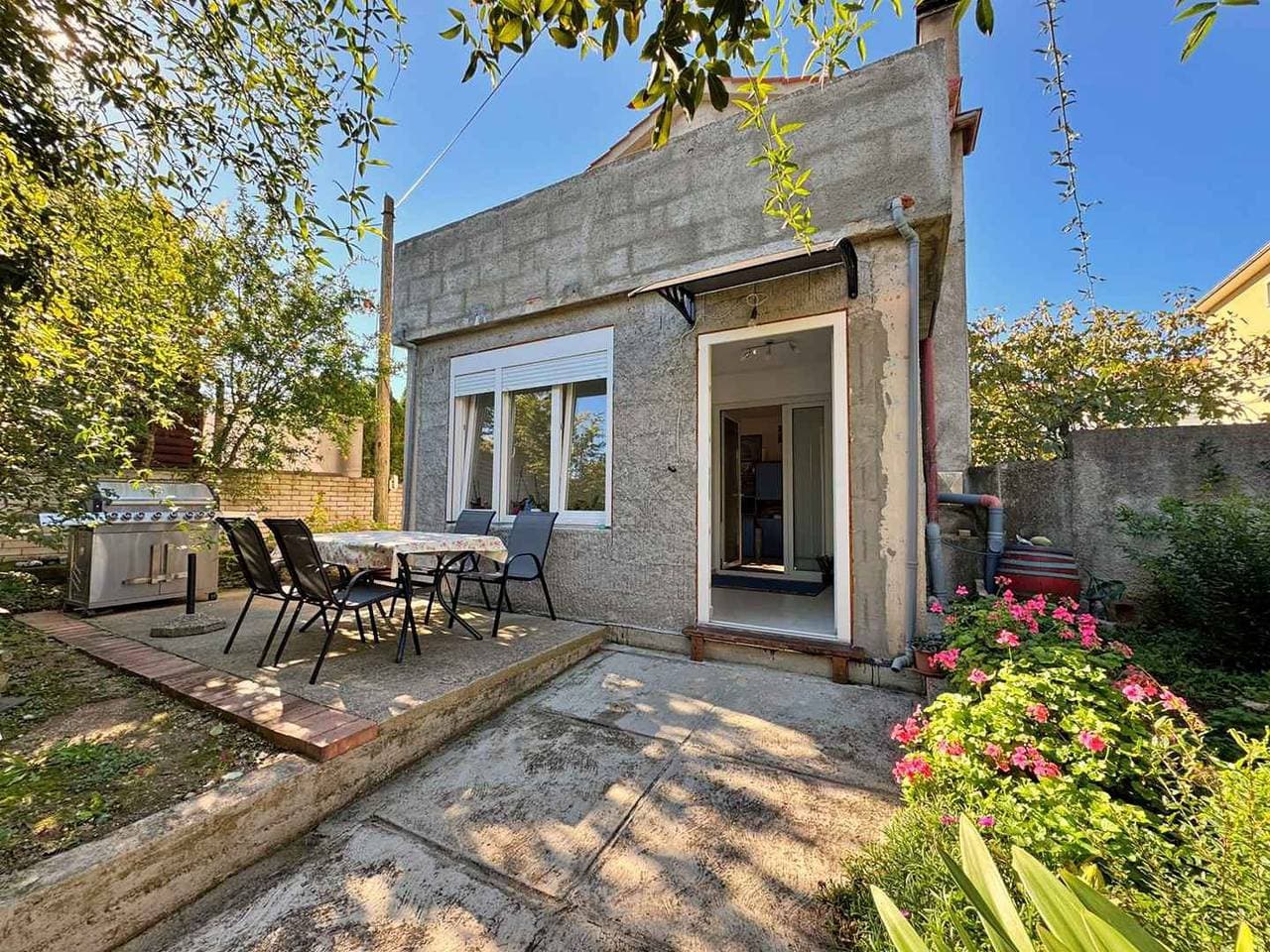 Foto 3 von 28: Ferienwohnung mit Terrasse und Grillmöglichkeit