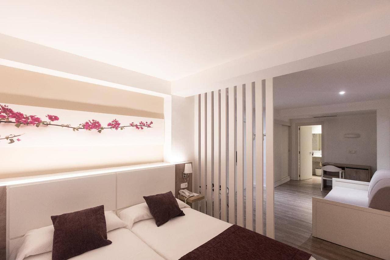 Foto 4 von 8: Double Room with Lateral Sea View (2 Adults) - Annexe