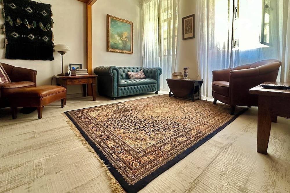 Where Style meets Comfort. Characteristic house in the authentic village Fuseta 1