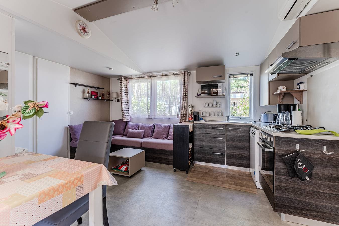 Foto 6 von 25: Mobilheim 'Les Dunes De Contis' mit Gemeinschaftspool, privater Terrasse und Klimaanlage