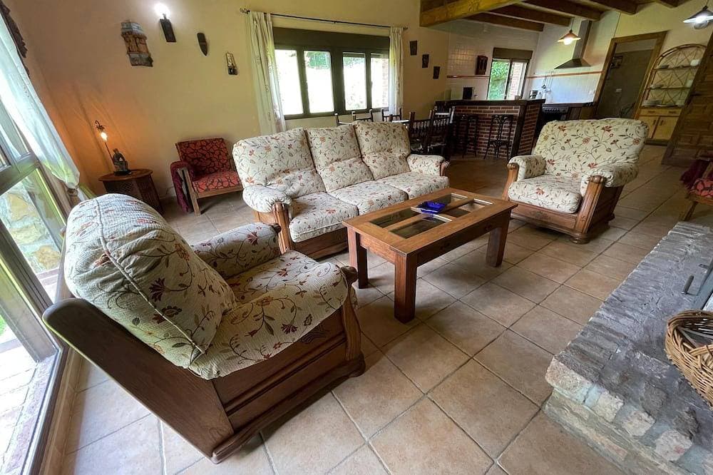 Foto 11 von 29: Casa Trasgu Para 8 Personas en Tornín, Cangas de Onís
