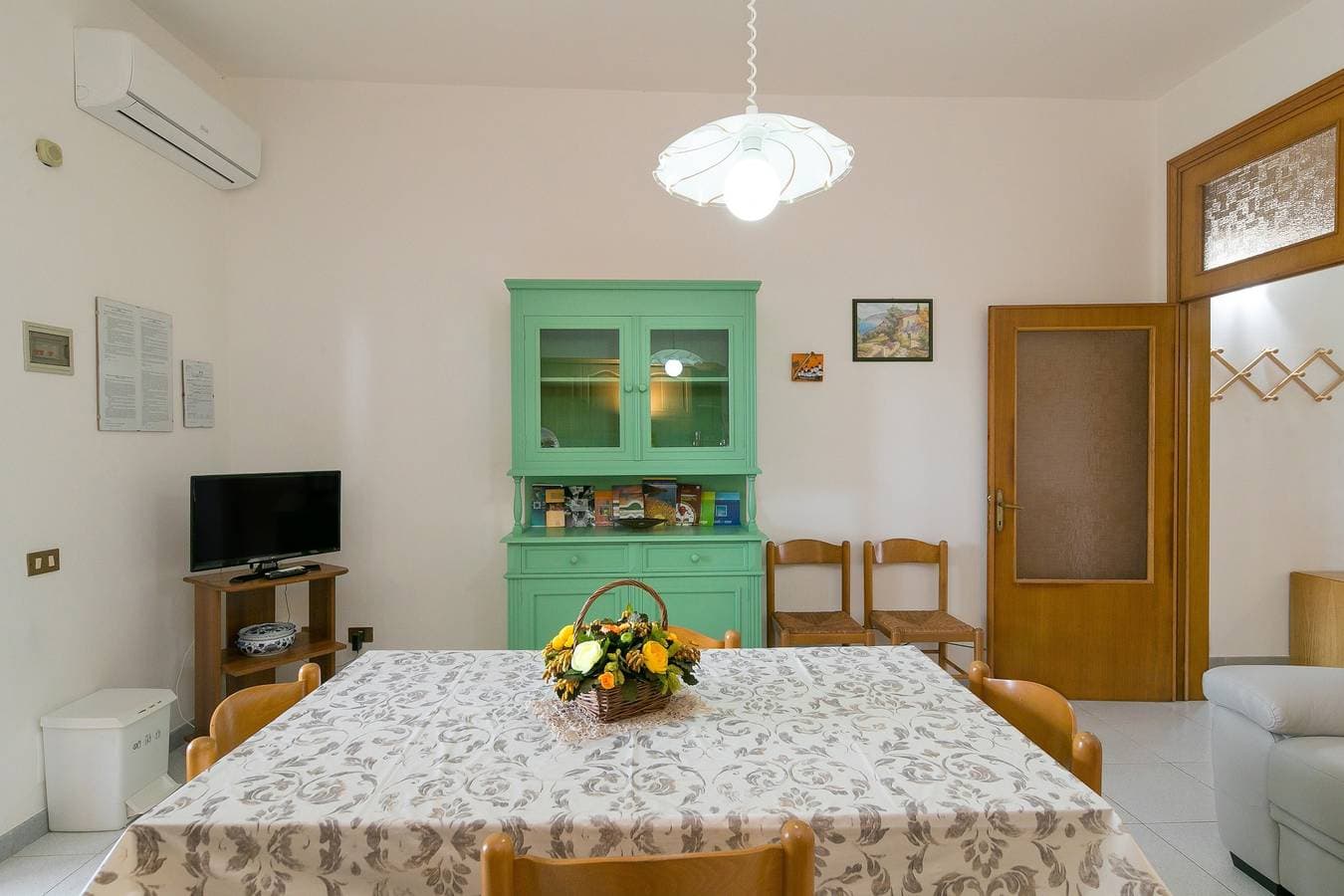 Foto 12 von 22: Bauernhof 'Agriturismo I Debbi - L'Olivo' mit privater Veranda, WLAN und Klimaanlage