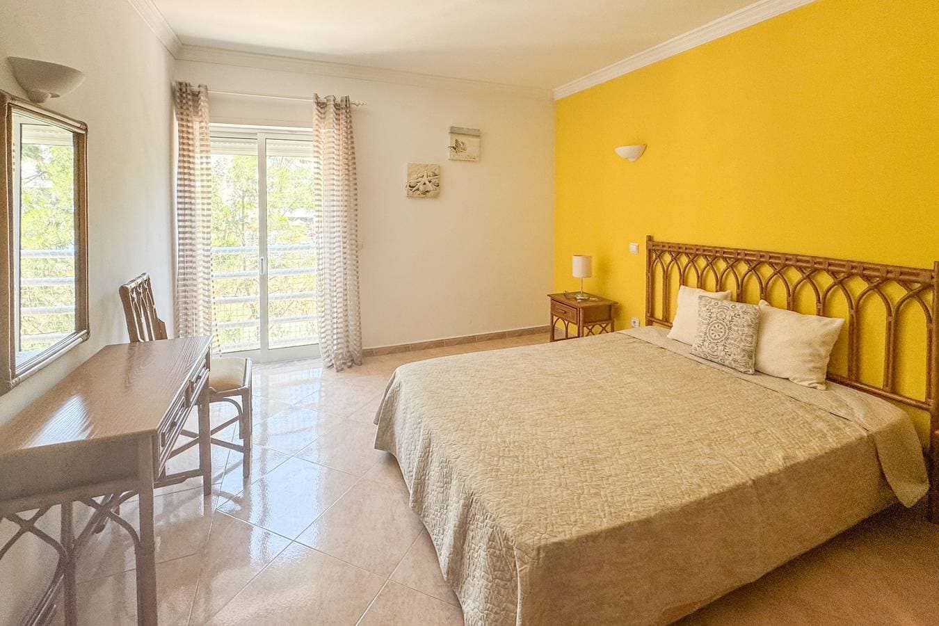 Foto 11 von 32: Ferienwohnung für 4 Personen mit Balkon