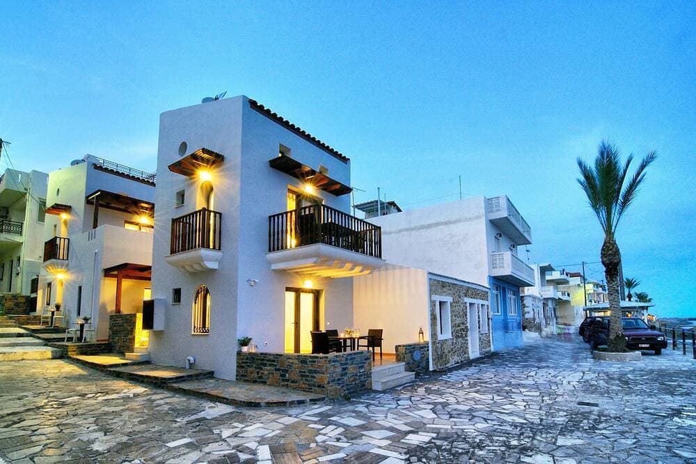 Foto 11 von 24: Myrtos Mare Suites - Seafront Maisonette