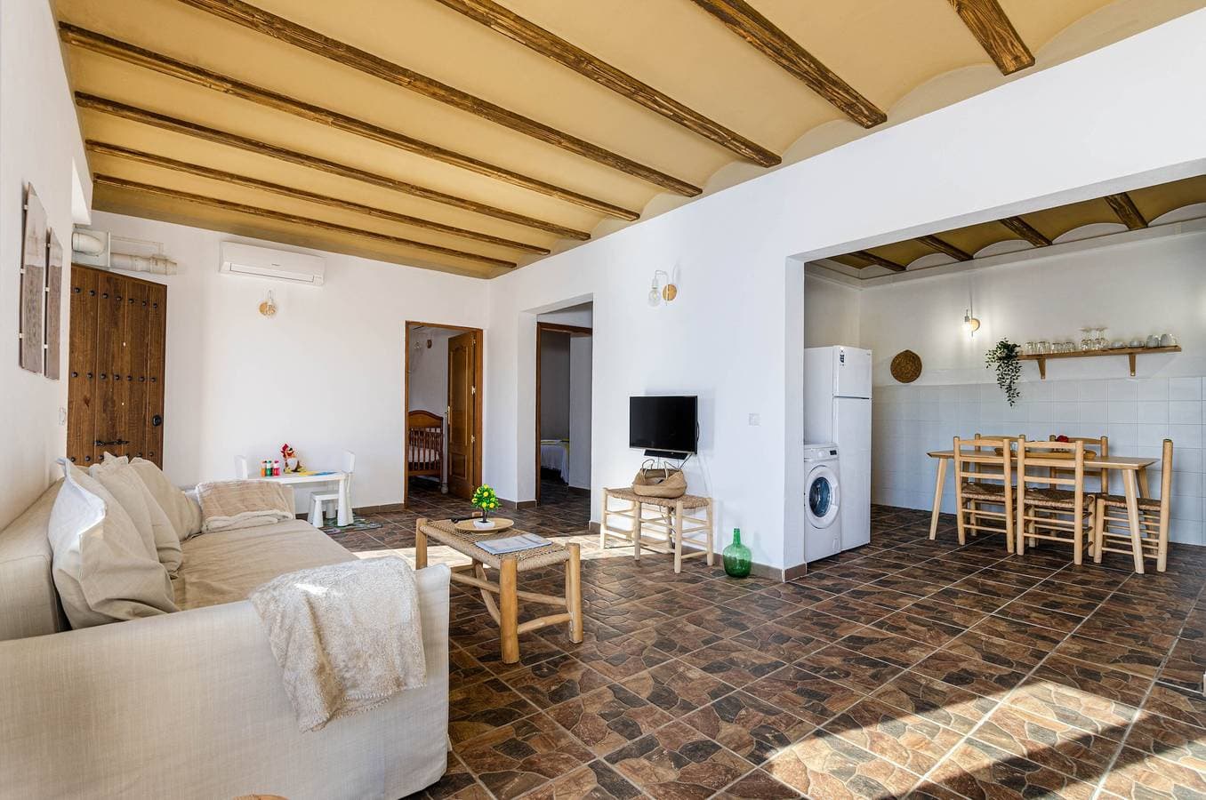 Foto 4 von 37: Apartment 4 – Limonar de Mallorca. Licht, Pool und Natur