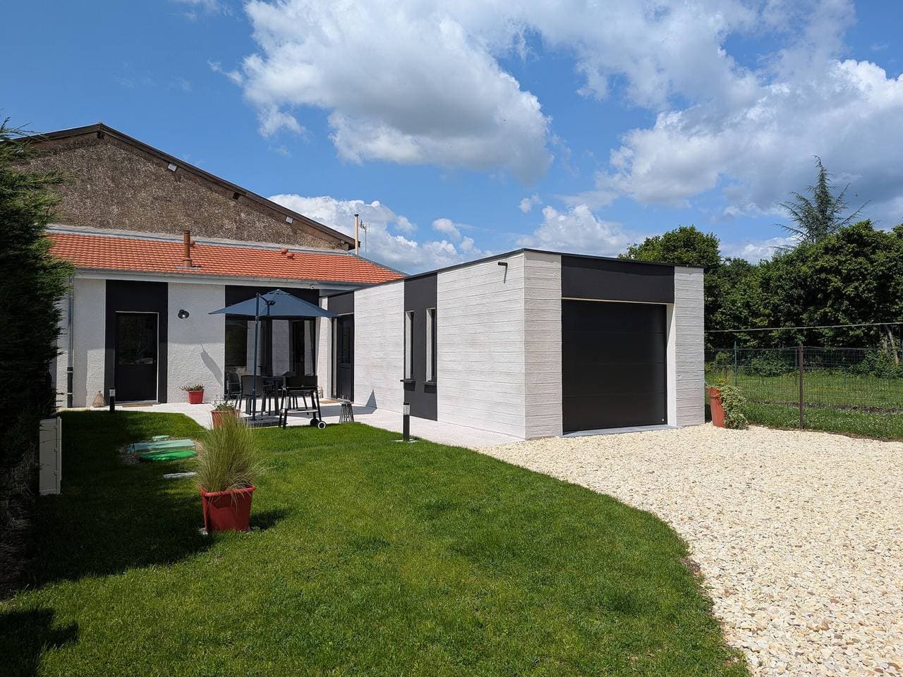 Modernes und Gemütliches Gästehaus für 4 in Milly-sur-Bradon 1