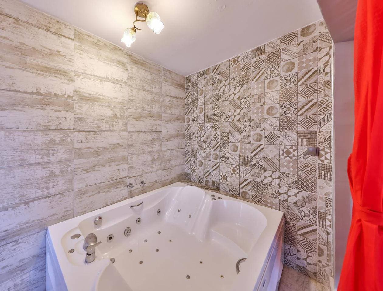 Foto 8 von 11: Deluxe Double Room with Bath