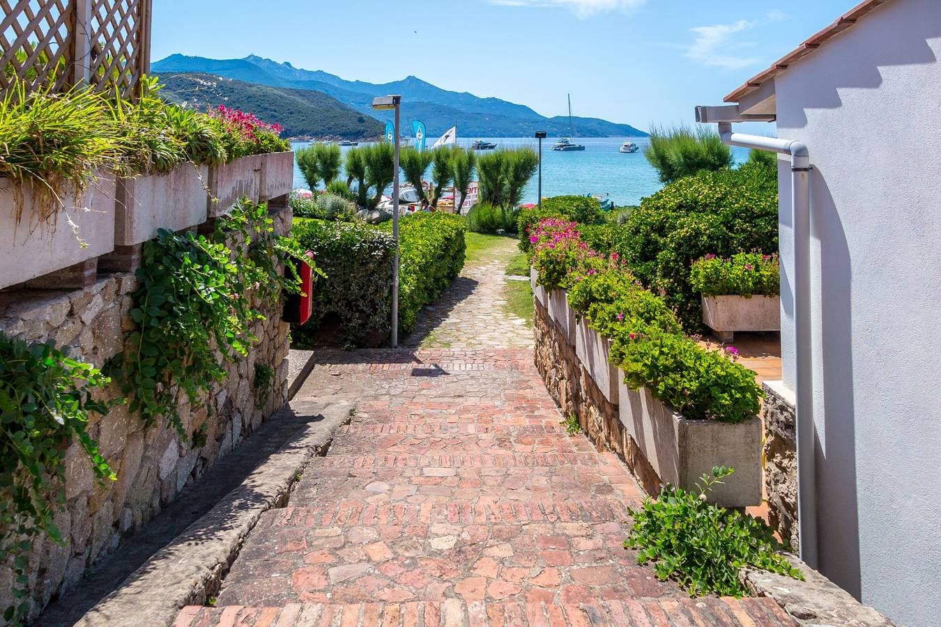 Foto 6 von 19: Ferienwohnung für 4 Personen mit Terrasse