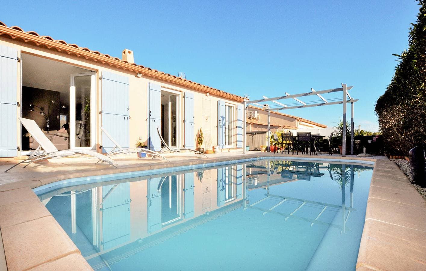 Charmante Wohnung mit Pool in Lézignan-Corbières 1