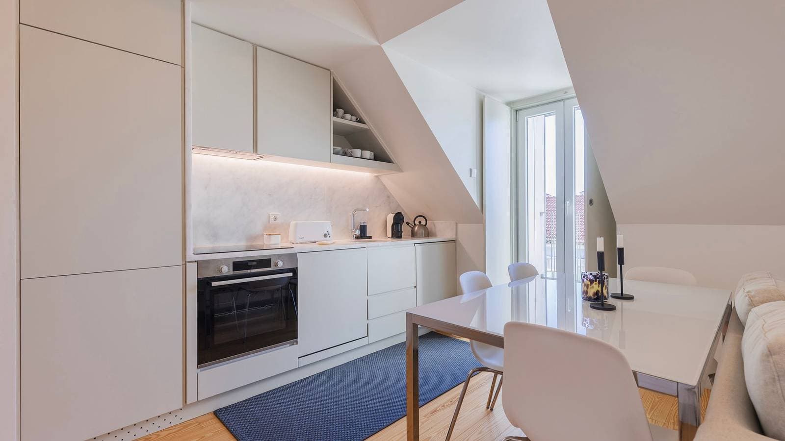 Foto 2 von 37: Ferienwohnung für 3 Personen mit Balkon