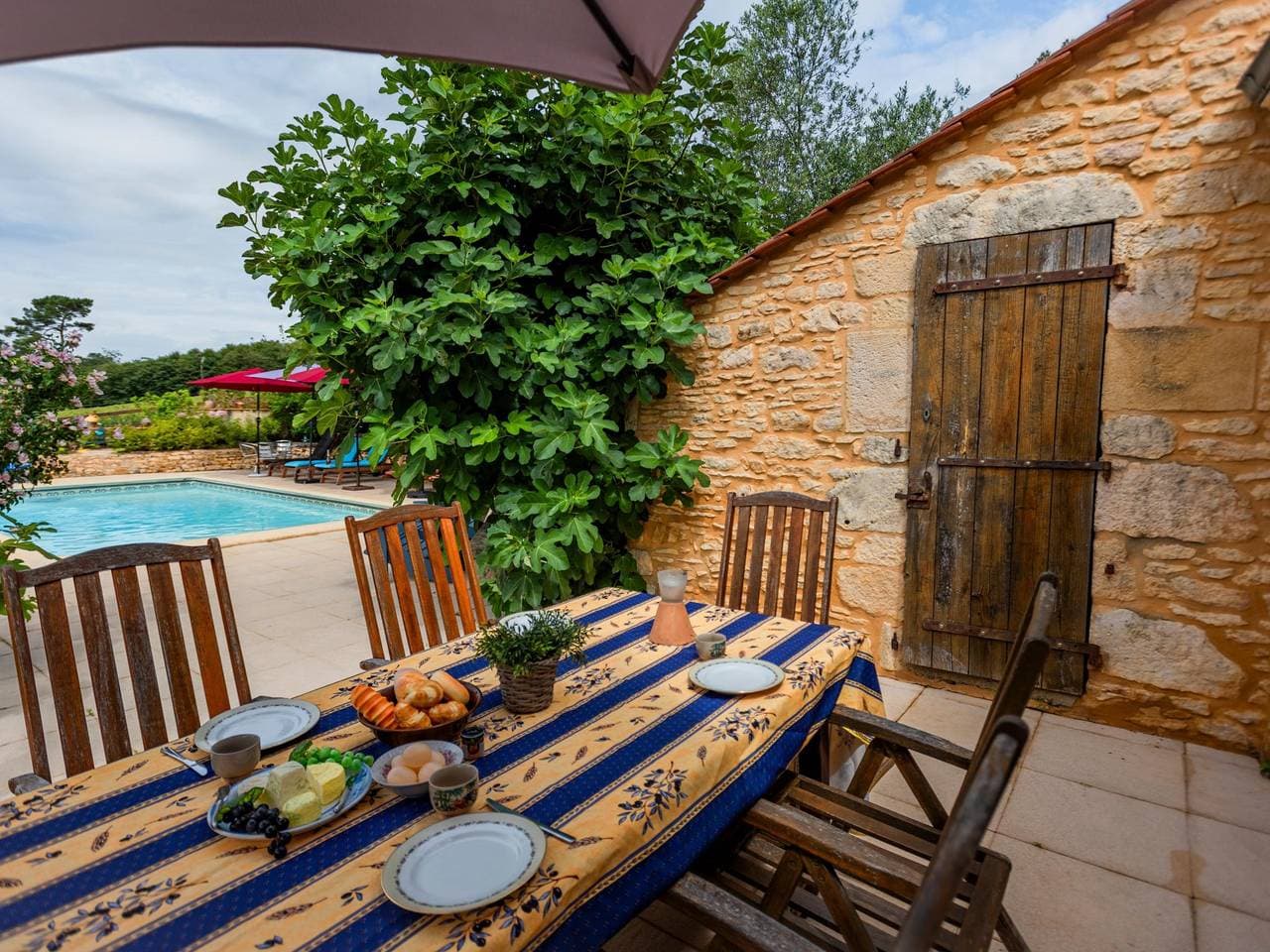 Foto 11 von 50: Großes super attraktives Haus mit privatem Pool