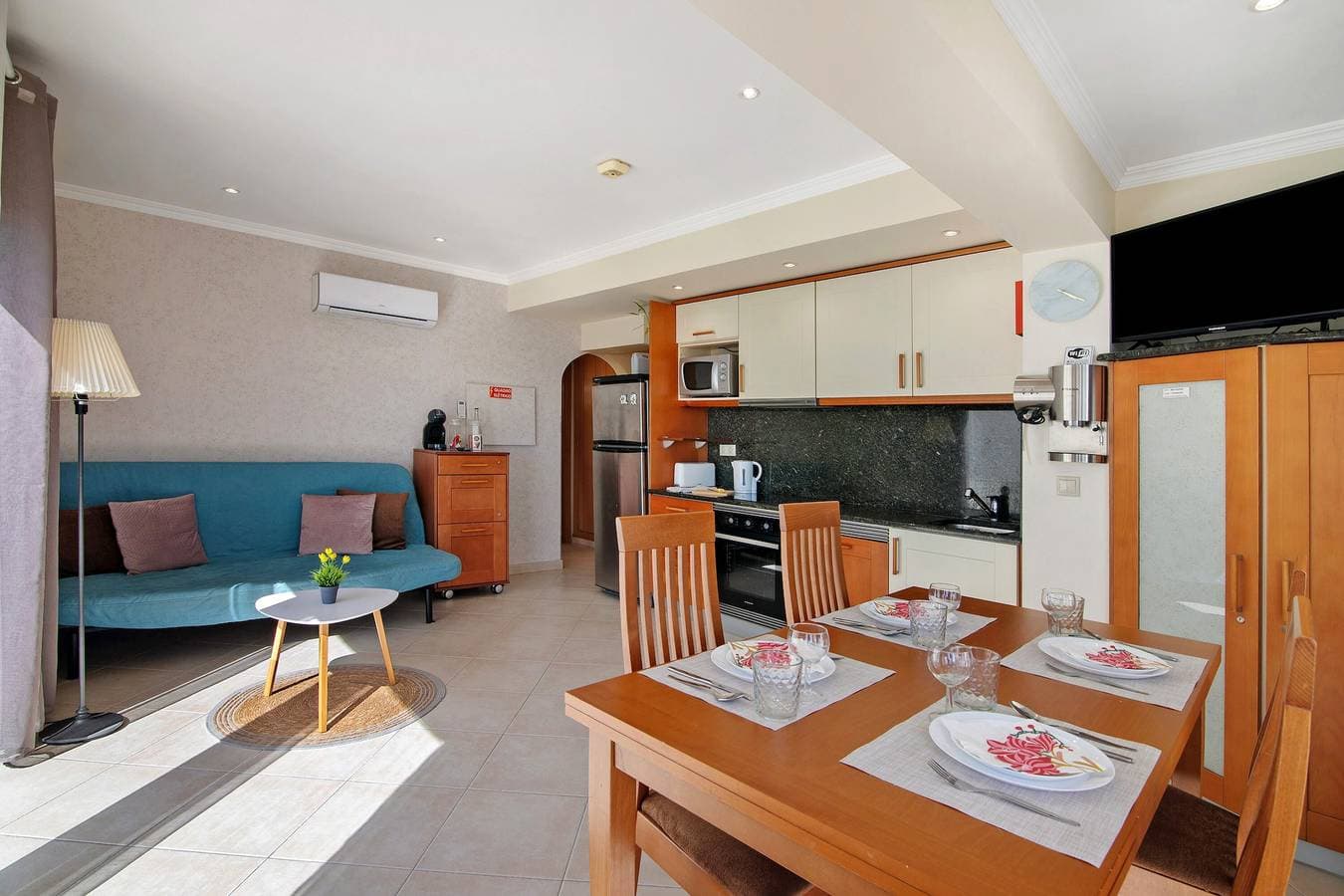Foto 5 von 23: Apartment 'Vista Mar' mit Meerblick, WLAN und Klimaanlage