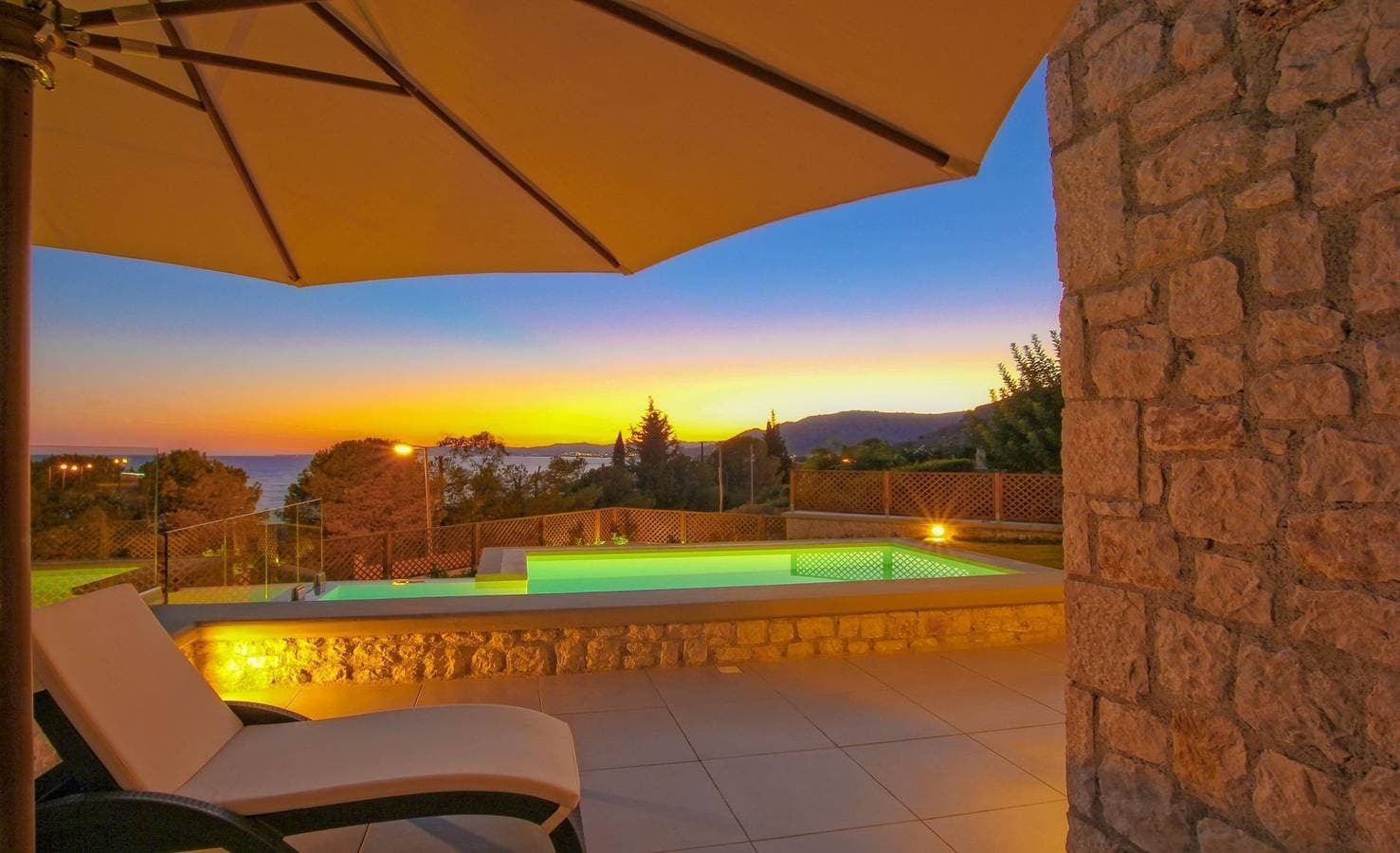 Foto 2 von 30: Executive Rhodes Villa | Villa Luciana | 3 Bedroom with Sea Views | Pefkos